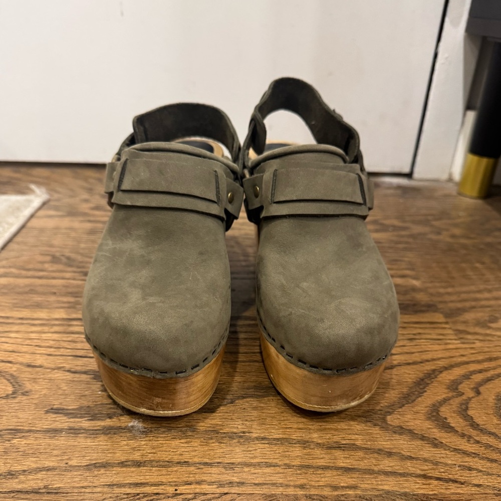 No. 6 Olive Green Women's Clogs